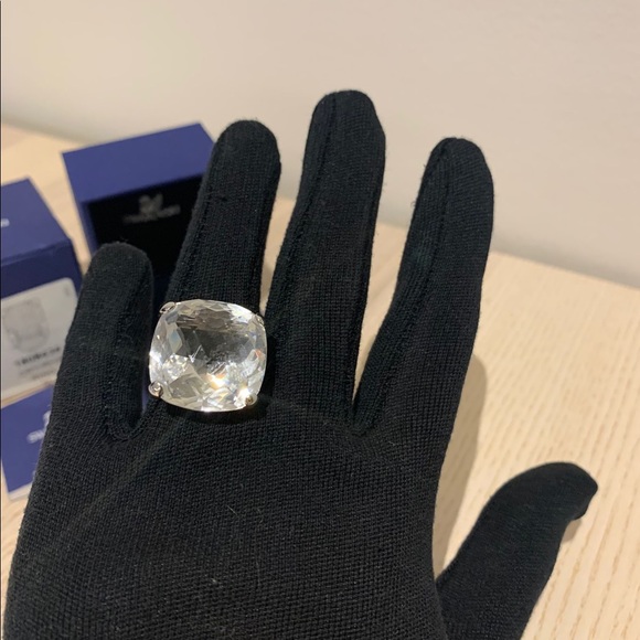 Swarovski 1808434 Cushion Cut Crystal Ring Rare - Picture 7 of 7